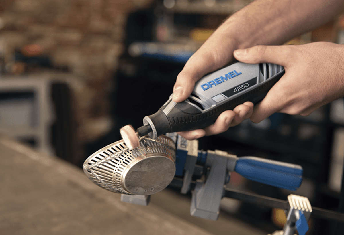 Απεικονίζεται η σέγα 